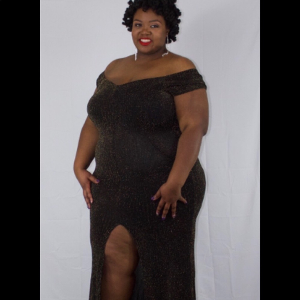 Glamorous Off-Shoulder Black and Gold Maxi Dress